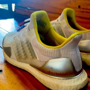 Adidas ultraboost lego limited edition size 11